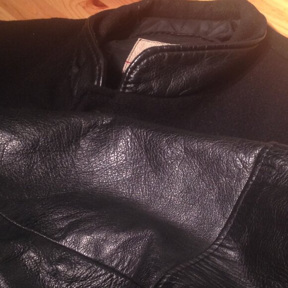 US Robotics Varsity Jacket with Leather Sleeves - Picture 4 of 8